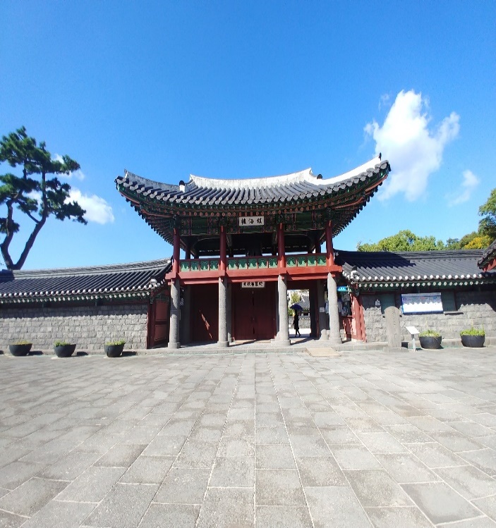 관덕정입니다.
