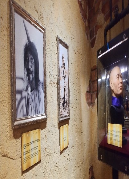 사람 모형 및 그림입니다.