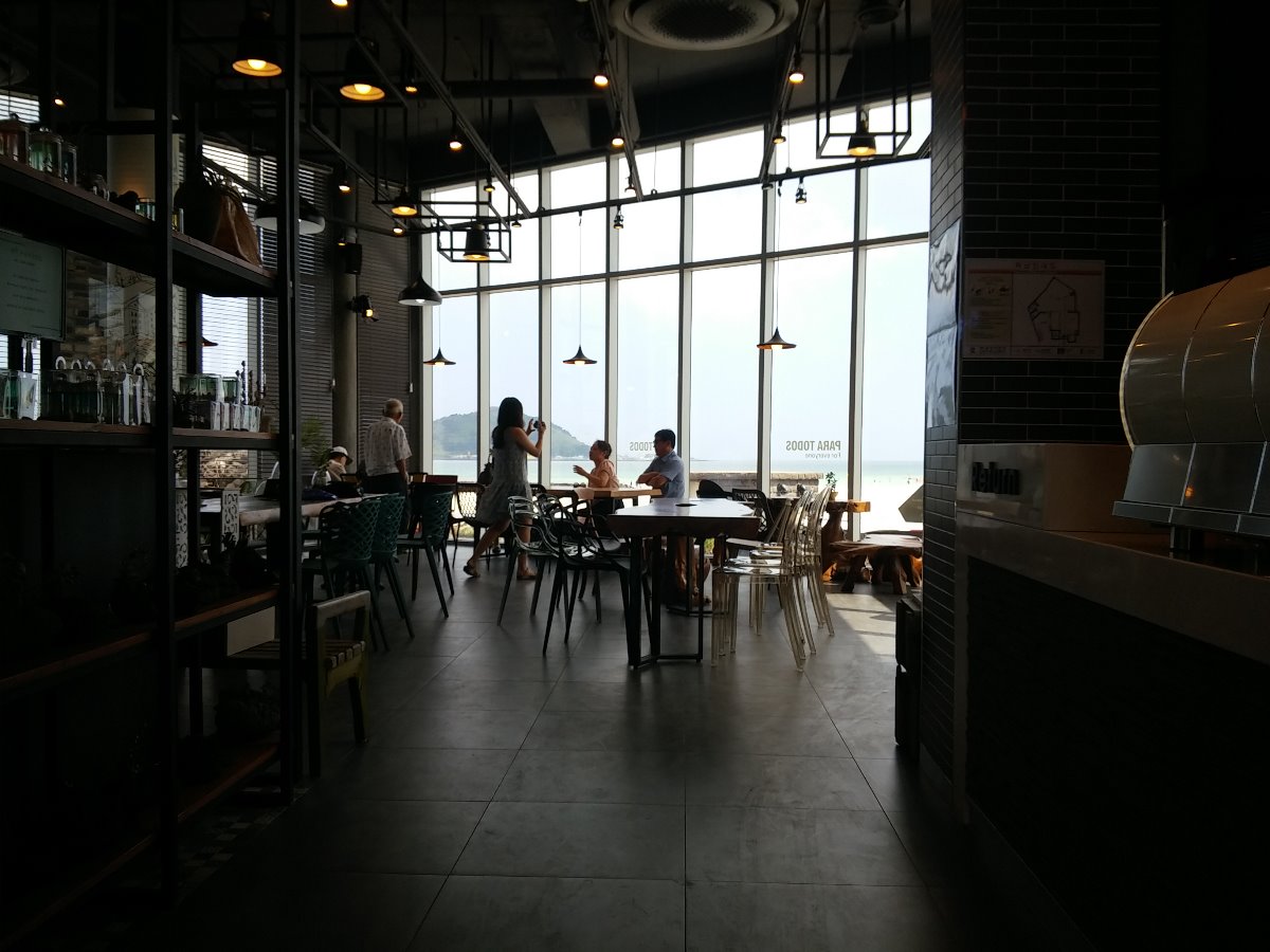 금능해변 카페 내부 모습 입니다
