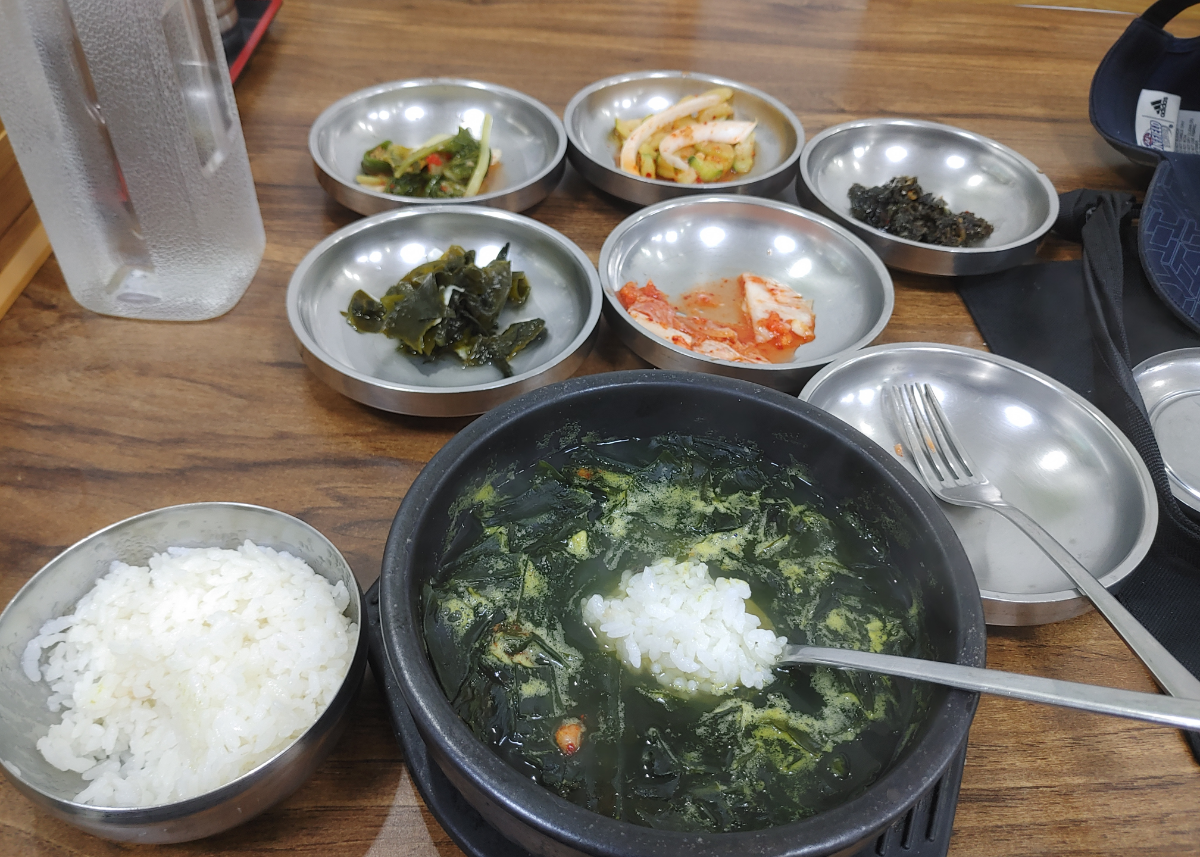 보말성게미역국사진입니다.