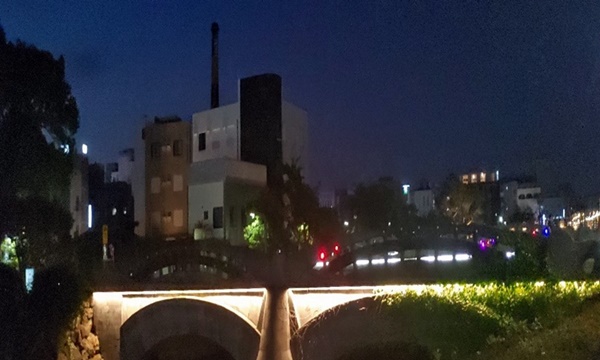 산지천 다리 야경사진입니다.