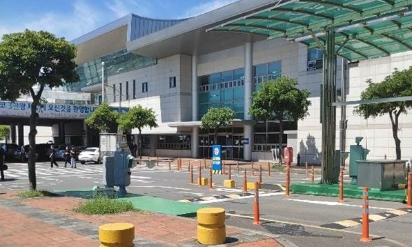 여객터미널 전경입니다.