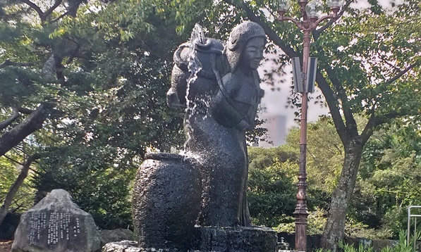 입구 전시물입니다.