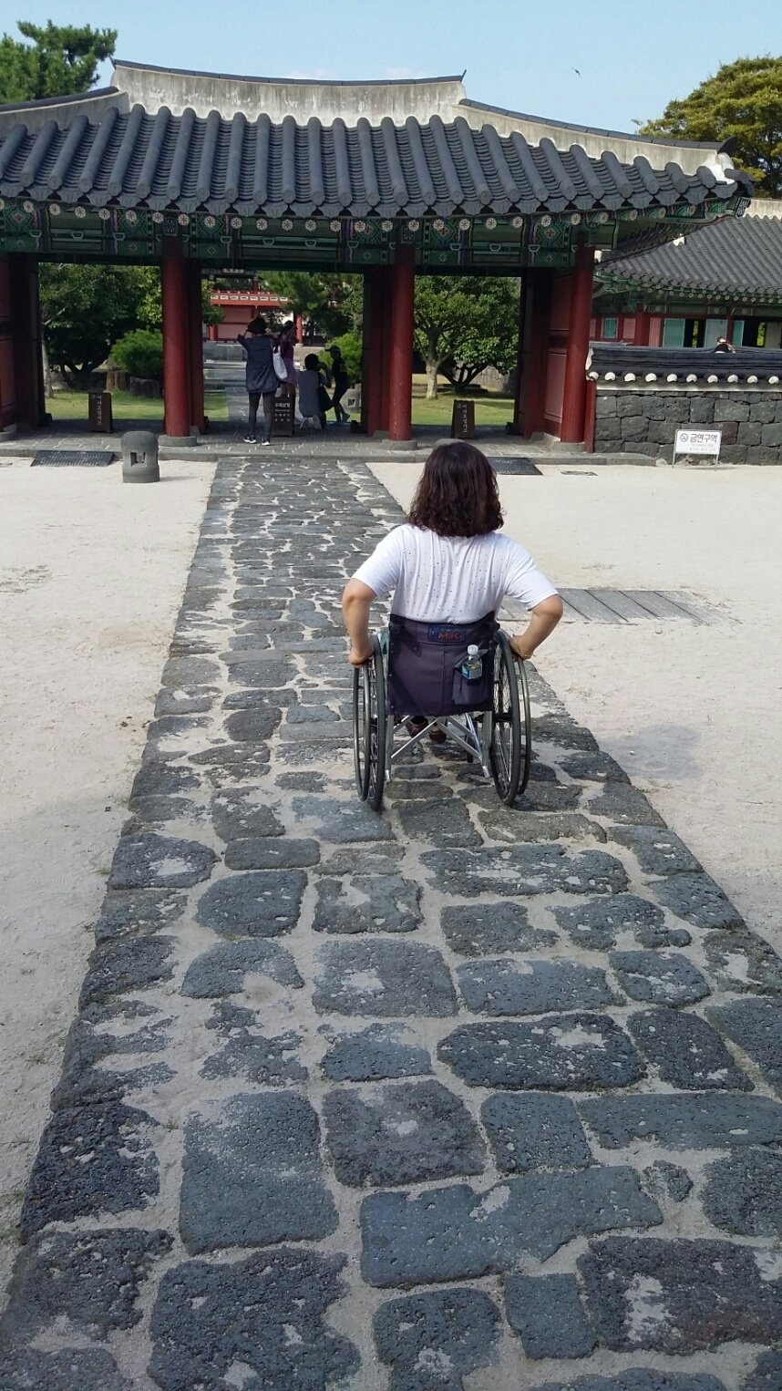 제주목관아 내부 관람 모습입니다 (4)