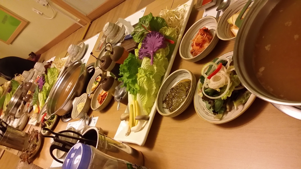 강명선샤브샤브 밑반찬 및 샤브샤브 음식 입니다