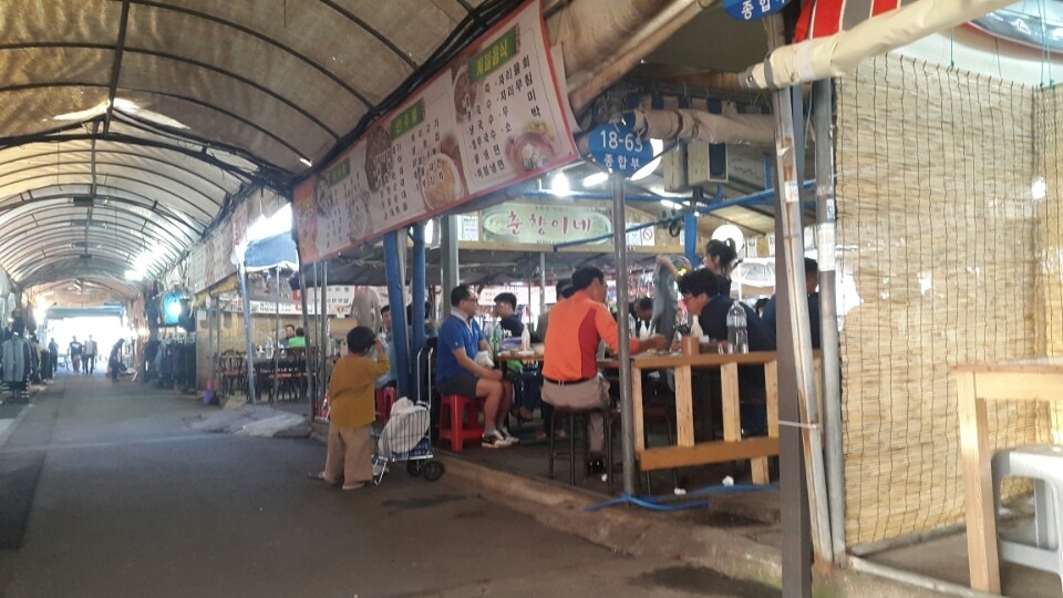 제주시민속오일시장 음식점입니다