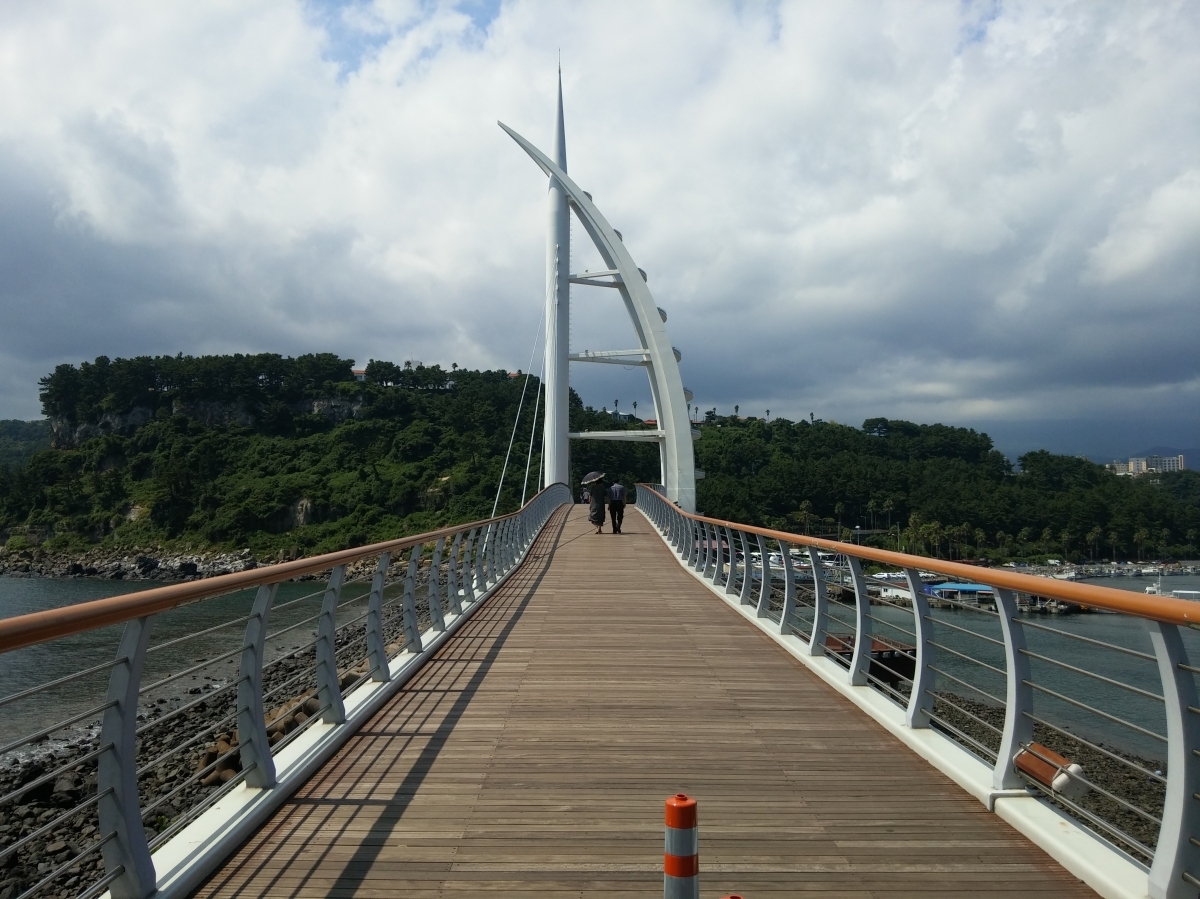 새연교 다리 입니다
