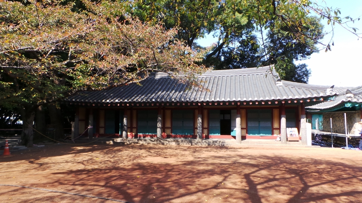 삼성혈 내부 모습 입니다 (2)