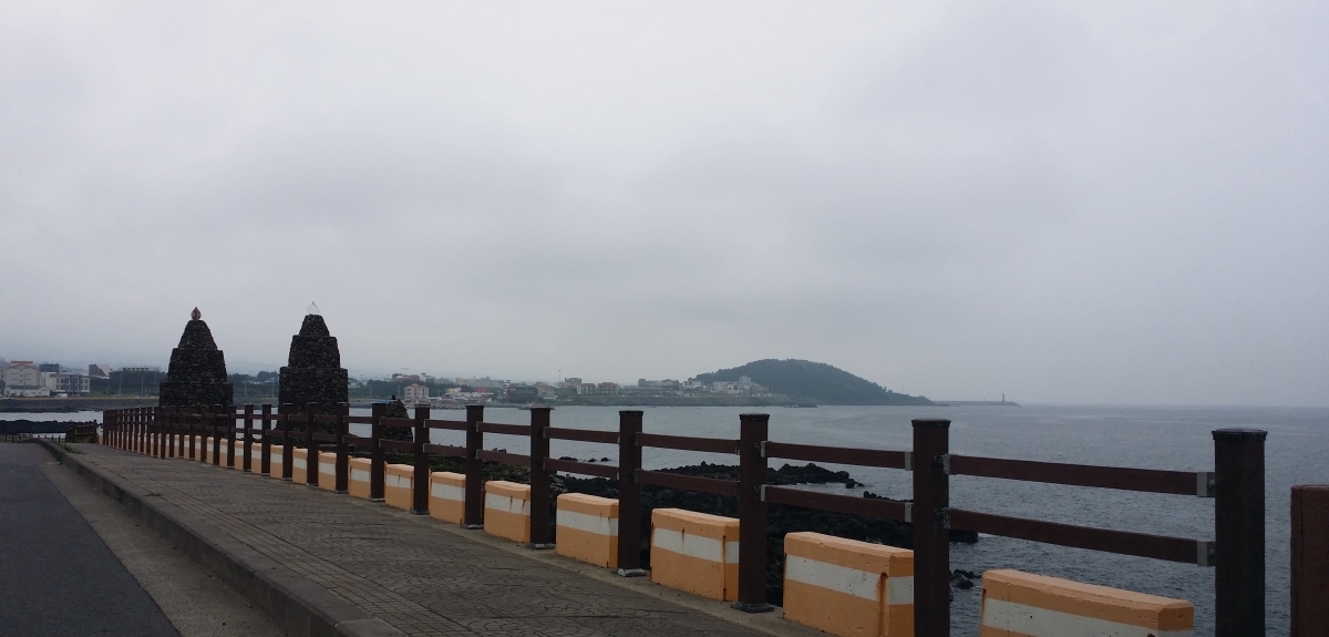 용담해안도로 산책로 입니다