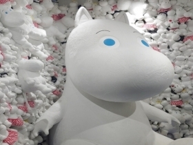 무민 캐릭터 인형입니다.