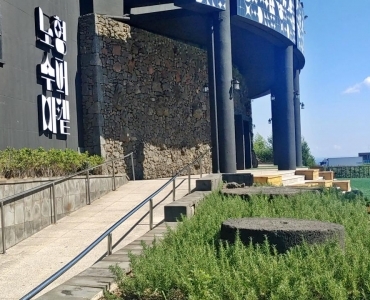 쇼핑보다 즐길거리로 더 유명한 수퍼마켙 게시글 섬네일 이미지